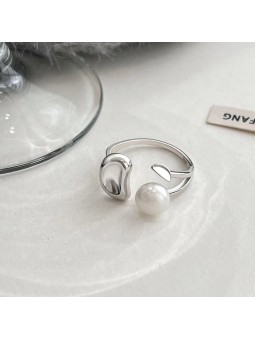 Anello aperto da donna in argento tailandese con luna geometrica