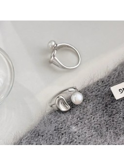 Anello aperto da donna in argento tailandese con luna geometrica