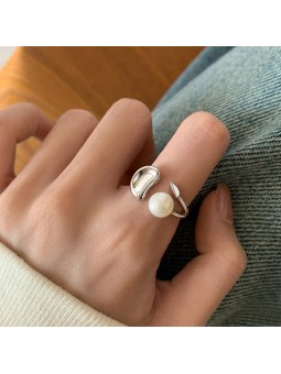 Anello aperto da donna in argento tailandese con luna geometrica