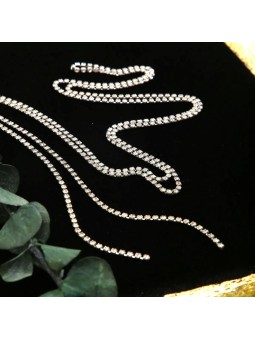 Collana elegante in lega sottile con micro cristalli quadrati intarsiati