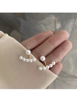 Orecchini a bottone in lega con perle intarsiate e pietre artificiali