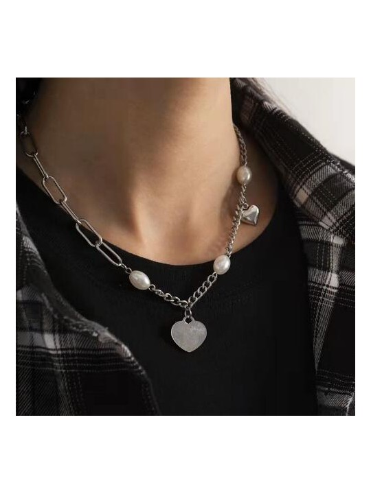 Collana da donna in lega placcata con cuore e pendente a forma di cuore