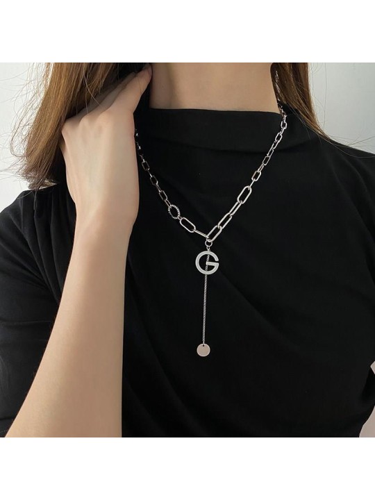 Collana da donna in lega placcata con pendente a forma di G