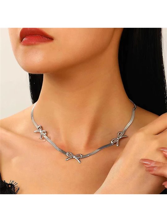 Collana donna in acciaio inossidabile minimal e lucida con tre fiocchi