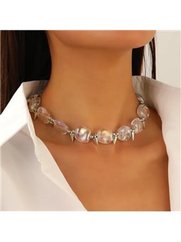 Collana donna in lega con pietre opalescenti, sfere e punte metalliche