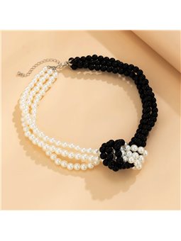 Collana Night & Day a triplo filo di perle con nodo centrale