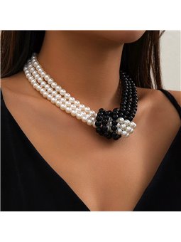 Collana Night & Day a triplo filo di perle con nodo centrale