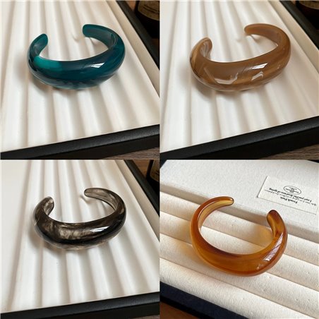 Bracciale rigido Amber Waves stile chunky in acrilico ambrato