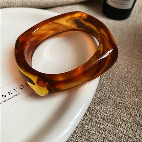 Bracciale rigido Amber Geometry di forma quadrata in acrilico