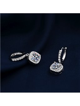 Orecchini pendenti Royal Halo con pavé di zirconi brillanti
