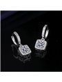 Orecchini pendenti Royal Halo con pavé di zirconi brillanti