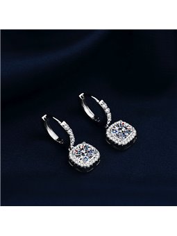 Orecchini pendenti Royal Halo con pavé di zirconi brillanti
