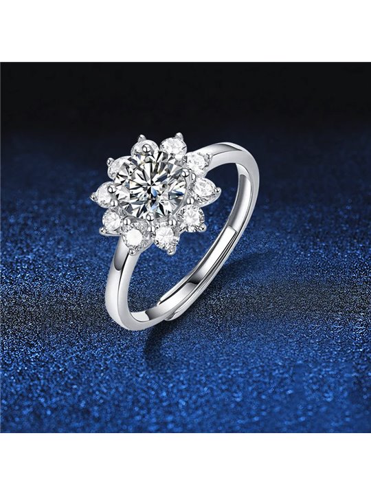 Anello solitario Stellar Bloom in argento 925 e moissanite