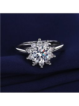 Anello solitario Stellar Bloom in argento 925 e moissanite